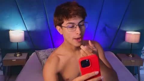 Snapshot of aaron_eze chatting on 17, 7, 2026 Aaron Ezequiel online show from 17, 7, 2026