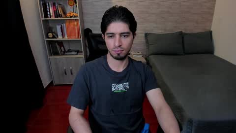 Snapshot of aaron_paul_ chatting on 22, 2, 2025 Aaron online show from 22, 2, 2025