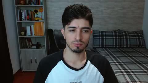 Snapshot of aaron_paul_ chatting on 13, 10, 2025 Aaron online show from 13, 10, 2025