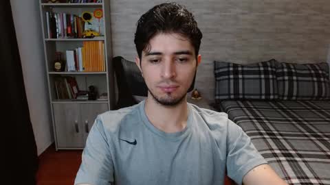 Snapshot of aaron_paul_ chatting on 12, 11, 2025 Aaron online show from 12, 11, 2025