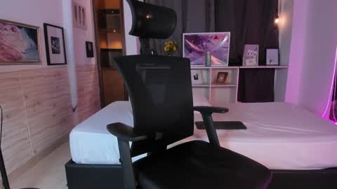 Snapshot of aaron_whitee chatting on 16, 12, 2024 Aaron online show from 16, 12, 2024