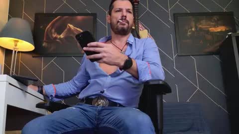 Snapshot of aaronbomer chatting on 1, 11, 2025 Aaron online show from 1, 11, 2025