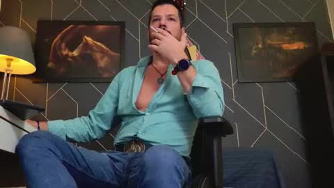 Snapshot of aaronbomer chatting on 5, 11, 2025 Aaron online show from 5, 11, 2025