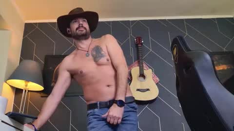 Snapshot of aaronbomer chatting on 16, 11, 2025 Aaron online show from 16, 11, 2025