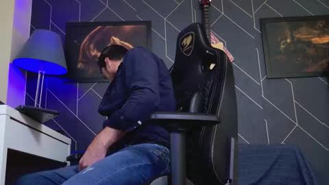 Snapshot of aaronbomer chatting on 19, 11, 2025 Aaron online show from 19, 11, 2025