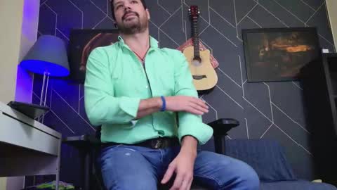 Snapshot of aaronbomer chatting on 28, 11, 2025 Aaron online show from 28, 11, 2025