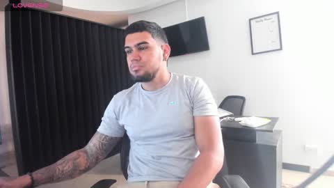 ig aaron hunter123 online show from 16, 3, 2026