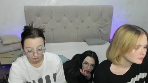 Snapshot of aataraxx chatting on 24, 1, 2025 Fiona and Harry online show from 24, 1, 2025