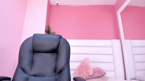 Snapshot of abbey_walker chatting on 5, 2, 2025 abbey_walker online show from 5, 2, 2025