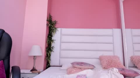 Snapshot of abbey_walker chatting on 14, 2, 2025 abbey_walker online show from 14, 2, 2025