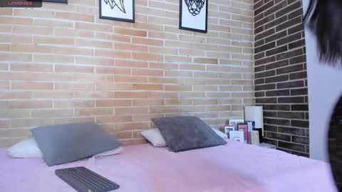 Snapshot of abbey_walker chatting on 3, 11, 2025 abbey_walker online show from 3, 11, 2025