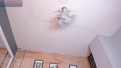 Snapshot of abbey_walker chatting on 6, 11, 2025 abbey_walker online show from 6, 11, 2025