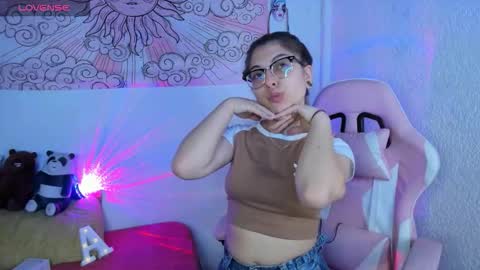 Snapshot of abbie_senjen chatting on 2, 3, 2026 April online show from 2, 3, 2026