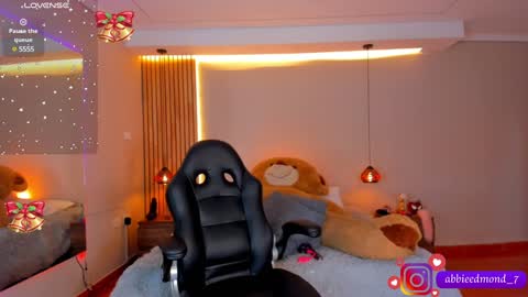 Abbie Edmond  online show from 24, 12, 2024