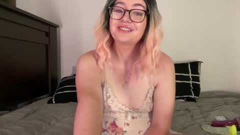 Snapshot of abbiwillow chatting on 8, 8, 2026 Abbi Willow online show from 8, 8, 2026