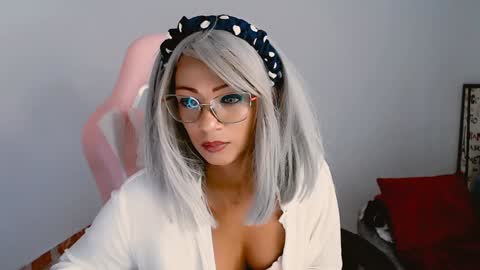 Snapshot of abby_liu chatting on 4, 2, 2025 May Imstagram online show from 4, 2, 2025