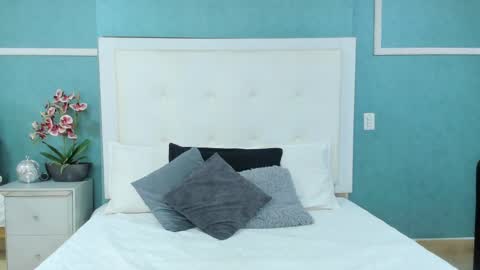 Abby Dixon  online show from 30, 3, 2026