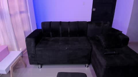 Abby Dixon  online show from 18, 4, 2026