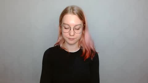 Abby Lovense is active online show from 14, 12, 2024