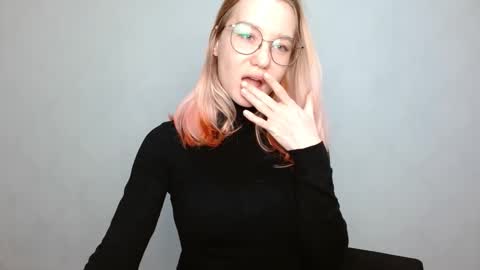 Abby Lovense is active online show from 26, 12, 2024