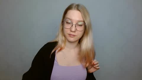 Abby Lovense is active online show from 26, 1, 2025