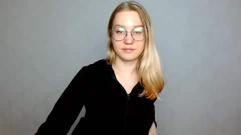 Abby Lovense is active online show from 3, 3, 2025