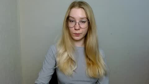 Abby Lovense is active online show from 11, 11, 2025