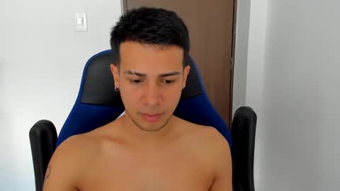 Independence model AbelAsburgo online show from 20, 2, 2025