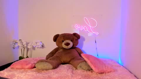  Abella and Kendra  online show from 18, 1, 2025