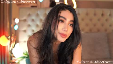 abie_owen online show from 15, 12, 2024