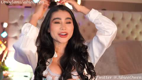 abie_owen online show from 4, 1, 2025