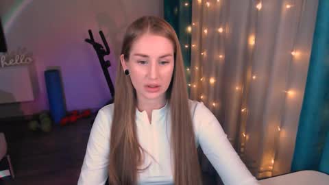 Anna online show from 4, 2, 2025