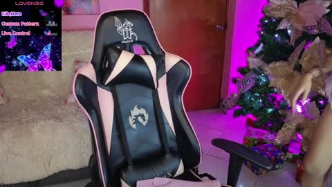 Snapshot of abigail_monroe__ chatting on 17, 12, 2024 abigail_monroe__ online show from 17, 12, 2024