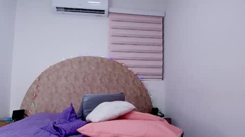 Snapshot of abiigail_fox chatting on 4, 12, 2025 Abigail online show from 4, 12, 2025