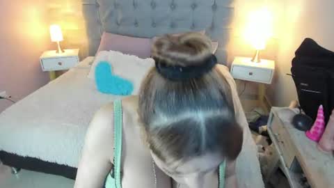 Snapshot of abril_777 chatting on 5, 7, 2026 Abril 777 online show from 5, 7, 2026