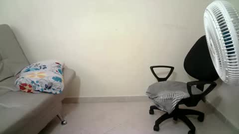 abril__ass online show from 24, 10, 2025