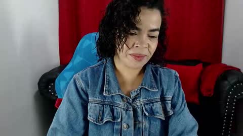 Snapshot of abril_beltran_ chatting on 25, 11, 2025 Abril Beltran online show from 25, 11, 2025