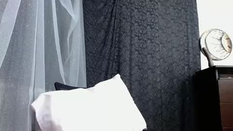 abril_bianchi online show from 1, 10, 2025