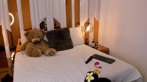 abril_cooper11 online show from 13, 10, 2025