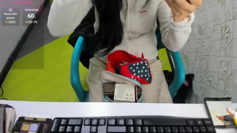 Snapshot of abrillee1 chatting on 8, 3, 2025 ABRIL online show from 8, 3, 2025