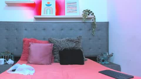 Snapshot of abrilrussell_ chatting on 28, 7, 2026 Abril online show from 28, 7, 2026