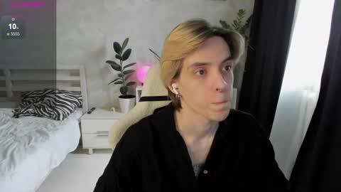 Snapshot of abslut chatting on 10, 6, 2026 Nick online show from 10, 6, 2026