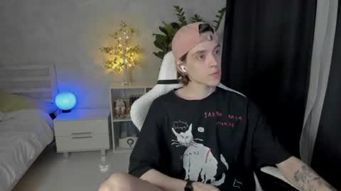 Snapshot of abslut chatting on 23, 6, 2026 Nick online show from 23, 6, 2026