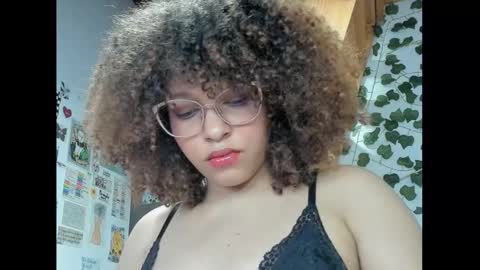 Snapshot of ada_gales_ chatting on 23, 2, 2025 Isa online show from 23, 2, 2025