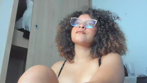 Snapshot of ada_gales_ chatting on 2, 10, 2025 Isa online show from 2, 10, 2025