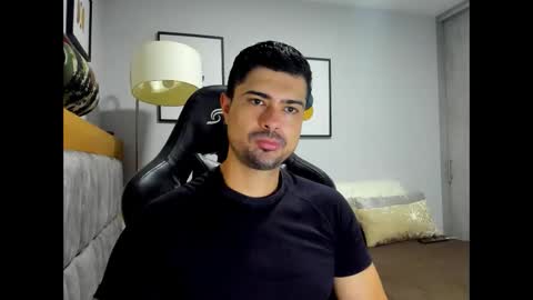 adam clarke online show from 17, 12, 2025