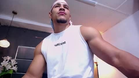 adam_fit19cm online show from 21, 11, 2025