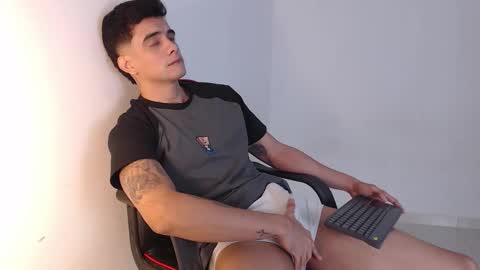 Snapshot of adama_soa chatting on 8, 10, 2025 Hello guys excuse my absence I will be absent for several days for health reasons I hope you understand thank you very much. online show from 8, 10, 2025