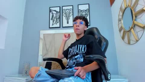 Adams Bobby online show from 7, 11, 2025