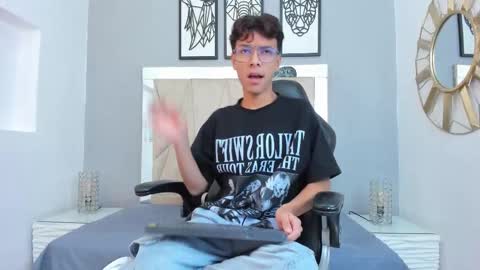 Adams Bobby online show from 21, 11, 2025